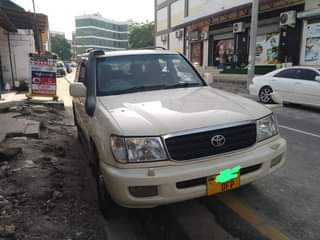 A picture of Land cruiser Amazon