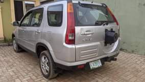 A picture of sweet deal again Honda Crv 2005 with a sound engine