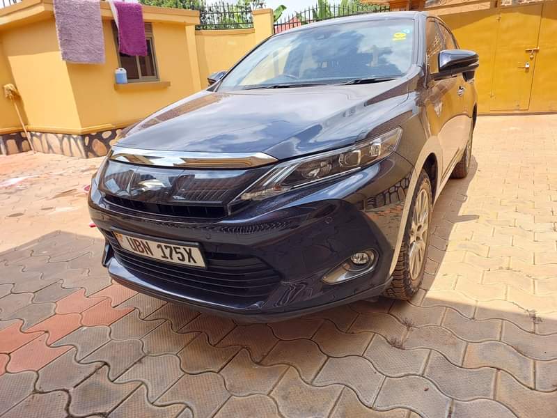 A picture of TOYOTA HARRIER 2015 2.0 ON QUICK SALE Call WhatsApp 0753988573
