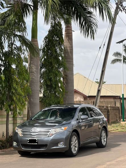 A picture of TOYOTA VENZA GRADE A PRICE 8M JOS PLATEAU 4 plugs