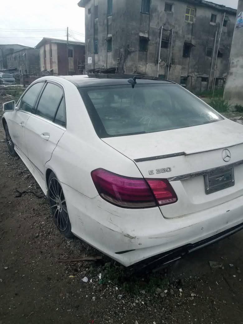 A picture of E350 benz 4mat