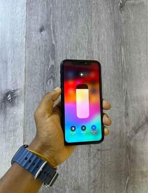 A picture of Iphone XR 0710527832
