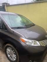A picture of 2014 xle sienna