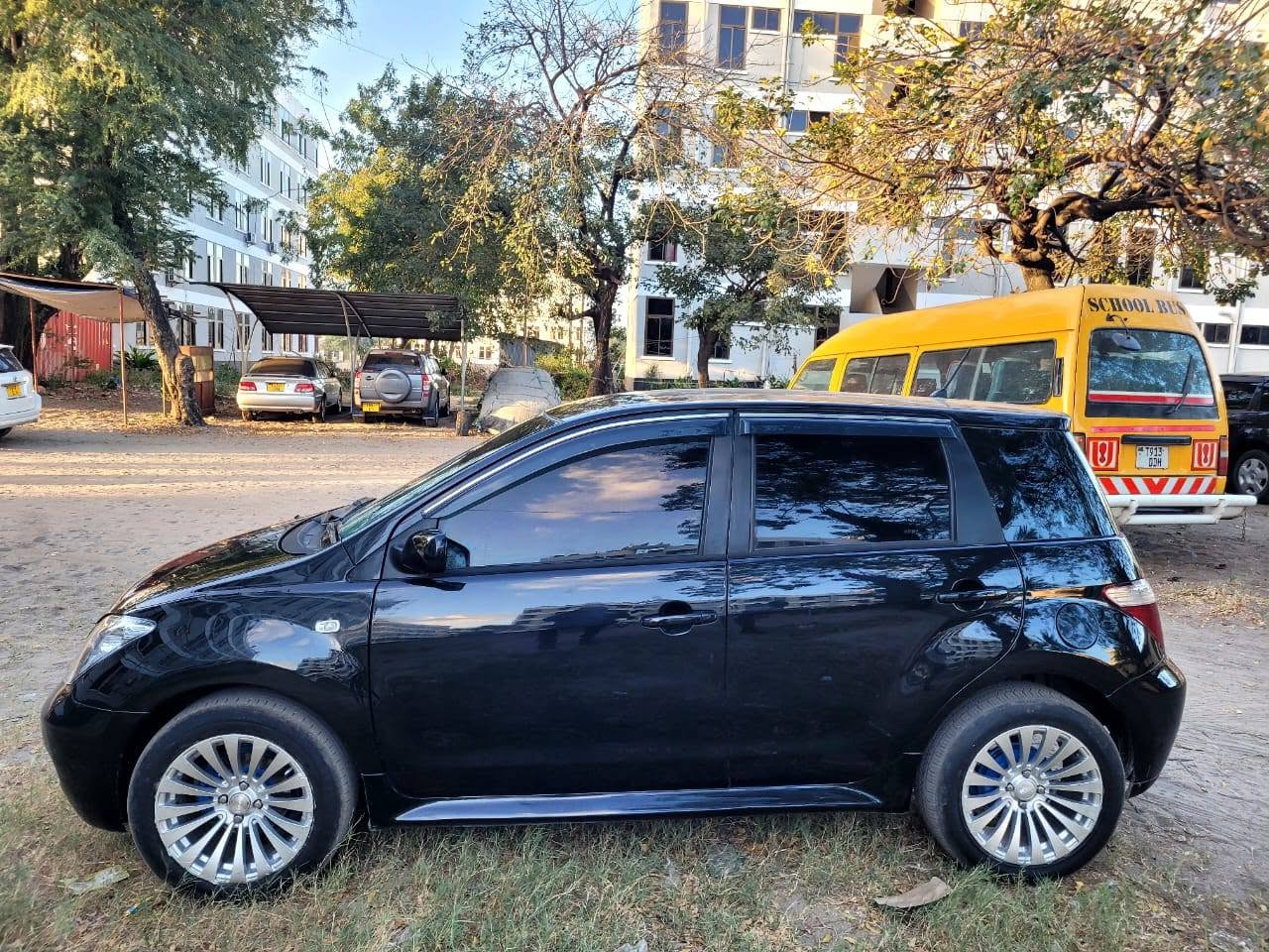 A picture of TOYOTA IST BEI 12 8M FULL DOCUMENT FULL AC CC