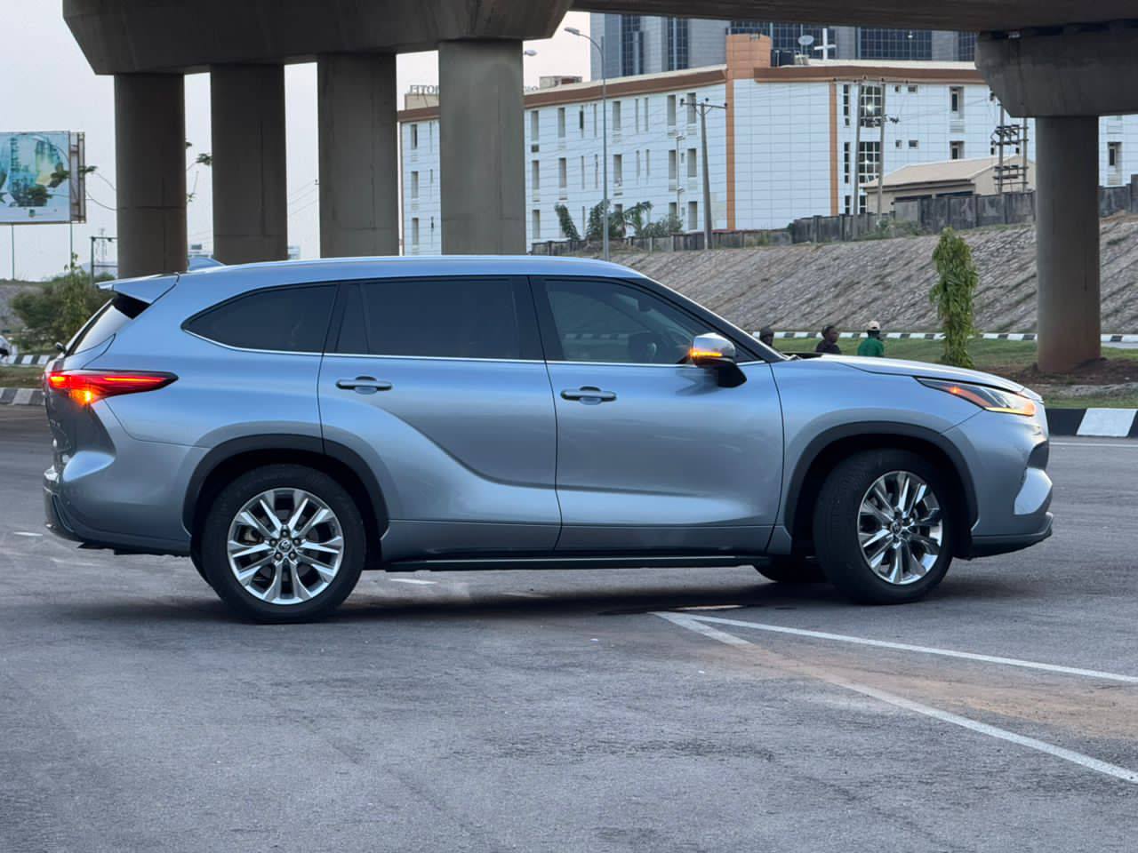 A picture of 2020 Toyota Highlander