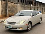 A picture of 2005 model ES 330