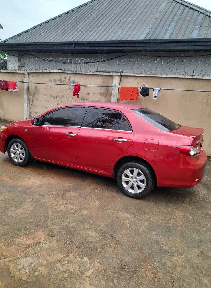 A picture of Toyota corolla 2012