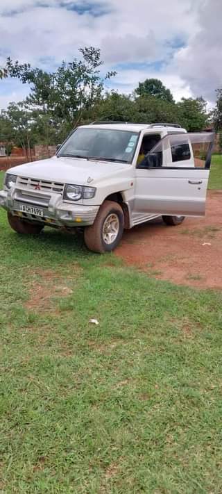 used mitsubishi pajero