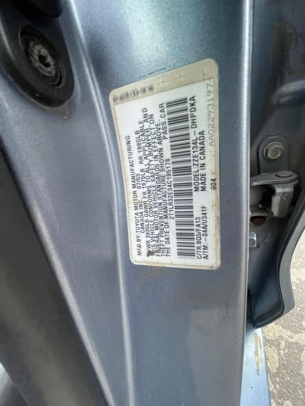 A picture of Toyota matrix 2004