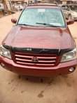 A picture of Toyota Highlander 2004 model.
