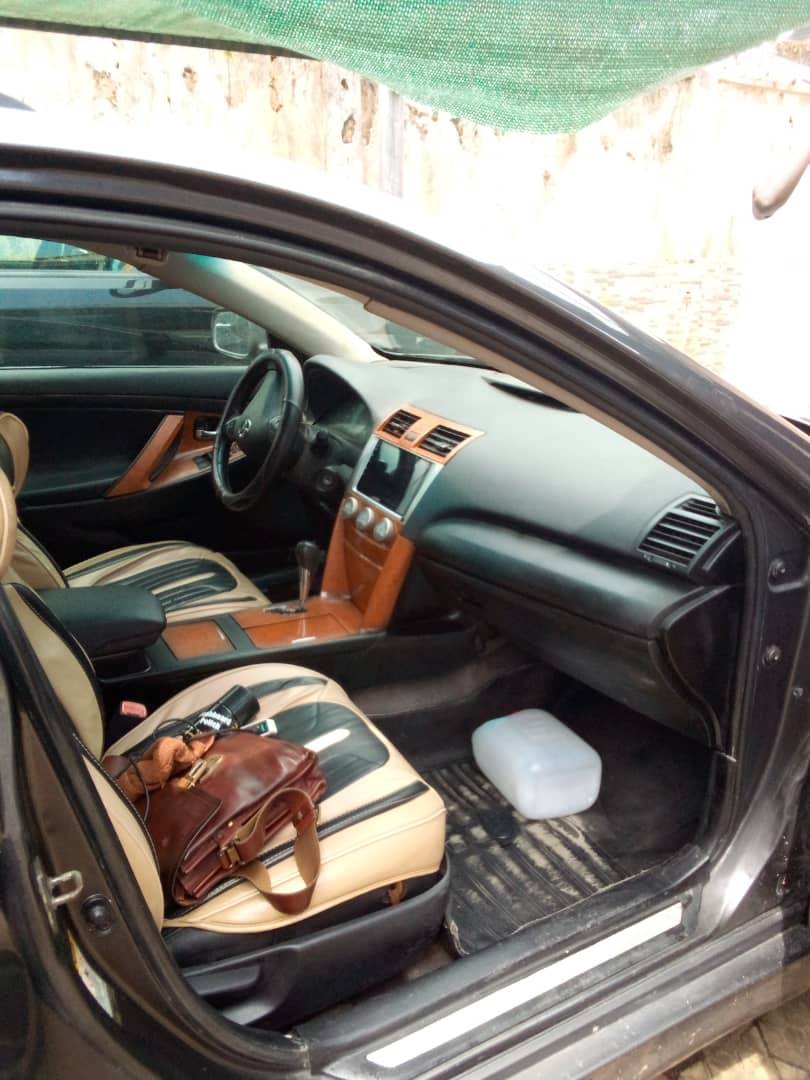 A picture of Toyota Camry 2010 available 4 plugs buy and drive