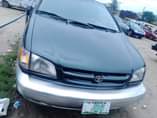 A picture of 2002 Toyota Sienna