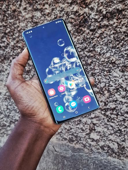 A picture of Samsung S20 plus 5G