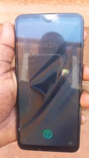 A picture of OnePlus 6T