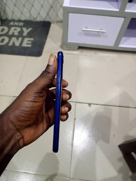 A picture of Clean tecno spark 8c for sale