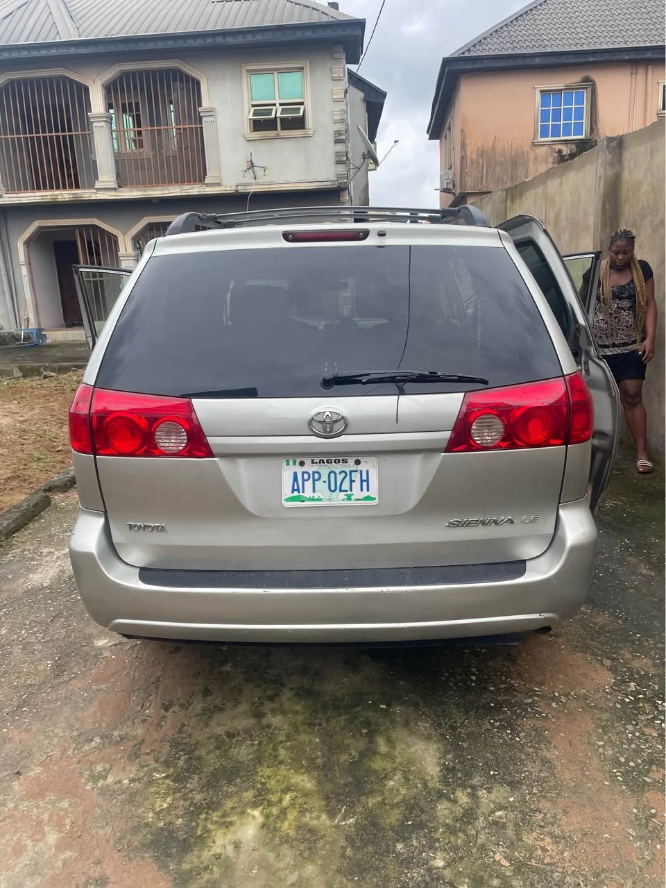 A picture of 2006 Toyota Sienna Registered