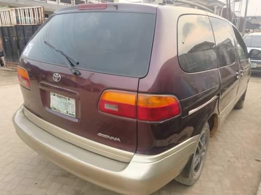 A picture of Toyota Siena Engine gear and AC perfect Car is very