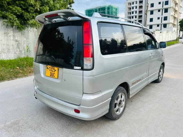 A picture of TOYOTA NOAH ROAD TOUR