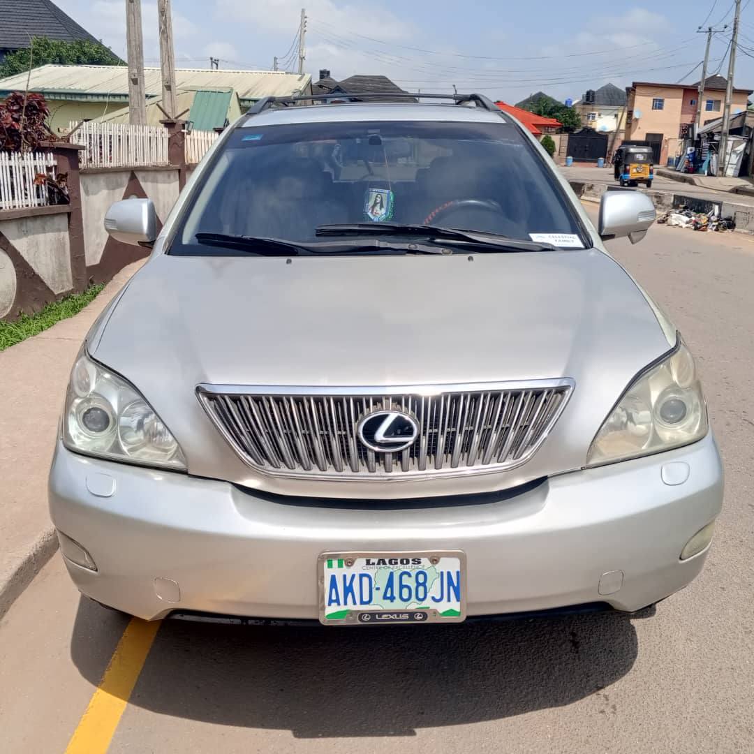 A picture of Lexus Rx350 2007 model full option registered