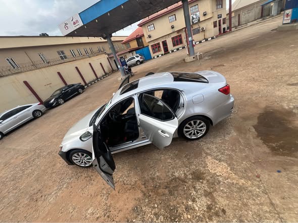 A picture of Tokunbo Lexus is250 08122733790