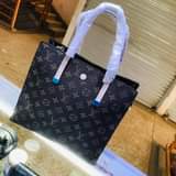 A picture of Classy hand bags