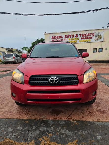 A picture of 2008 Toyota rav4 going for 6 3M Abuja 07041813018