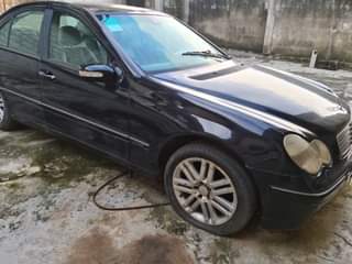 mercedes benz c180