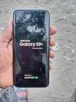 A picture of Samsung Galaxy s9 ipo vzr inakrek mfuniko na mbele kdg