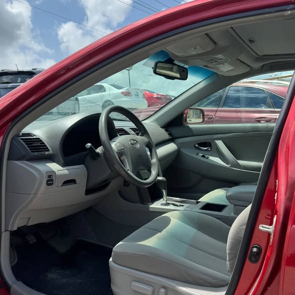 A picture of Toyota Camry 07