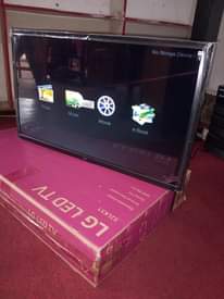 A picture of Brand New 32 inches LG digital flat screen tv with