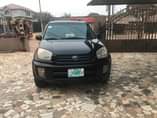 A picture of Toyota RAV4 2004
