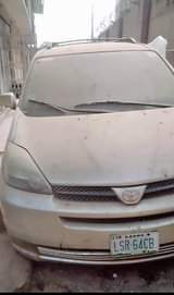A picture of Here is a toyota sienna 2005 for sale
