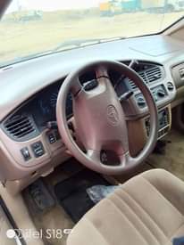 A picture of 2001 Toyota Sienna