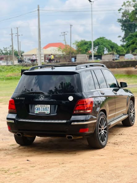 A picture of Mercedes Benz GLK 350 2010 Model