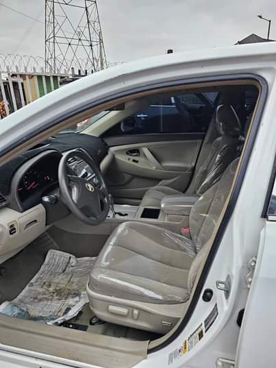 A picture of TOYOTA CAMRY 2009