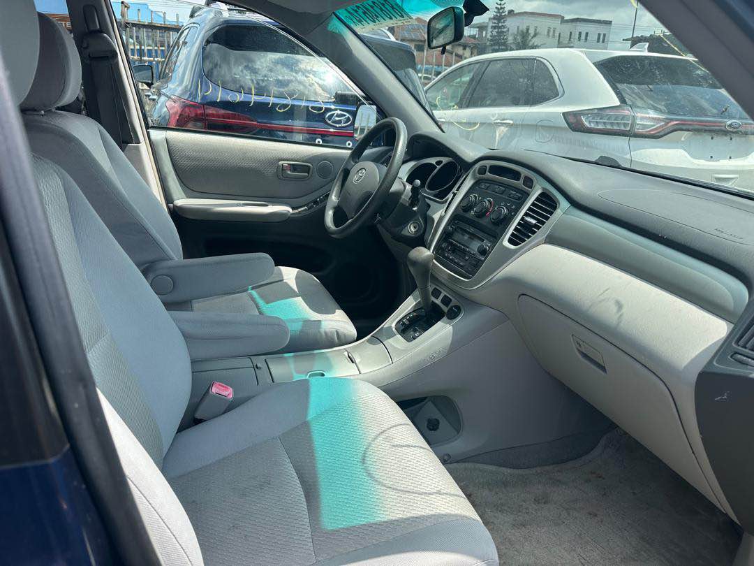 A picture of 2005 Toyota highlander
