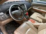 A picture of 2004 model RX 330 Ac has likage Gear ENGINE but