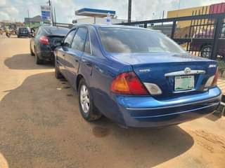 A picture of 2000 Toyota Avalon