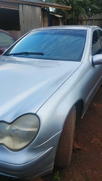 A picture of 2000 Germany benz