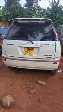 A picture of 2002 Raum Toyota White