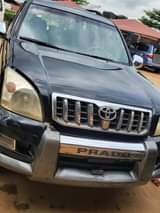 A picture of Toyota land cruiser 2008 prado the engine and gear is