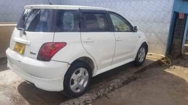 A picture of Toyota ist Kali Bei 6 3m call me 0658585495