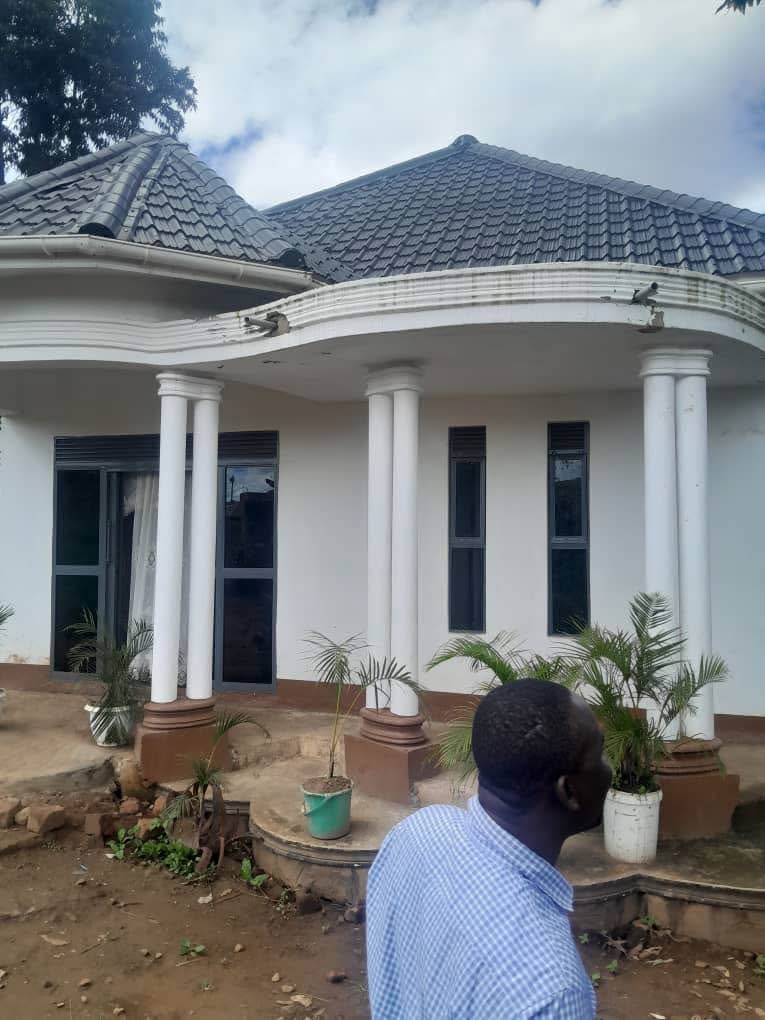 A picture of 3 bedrooms house for sale at kitemu masaka road