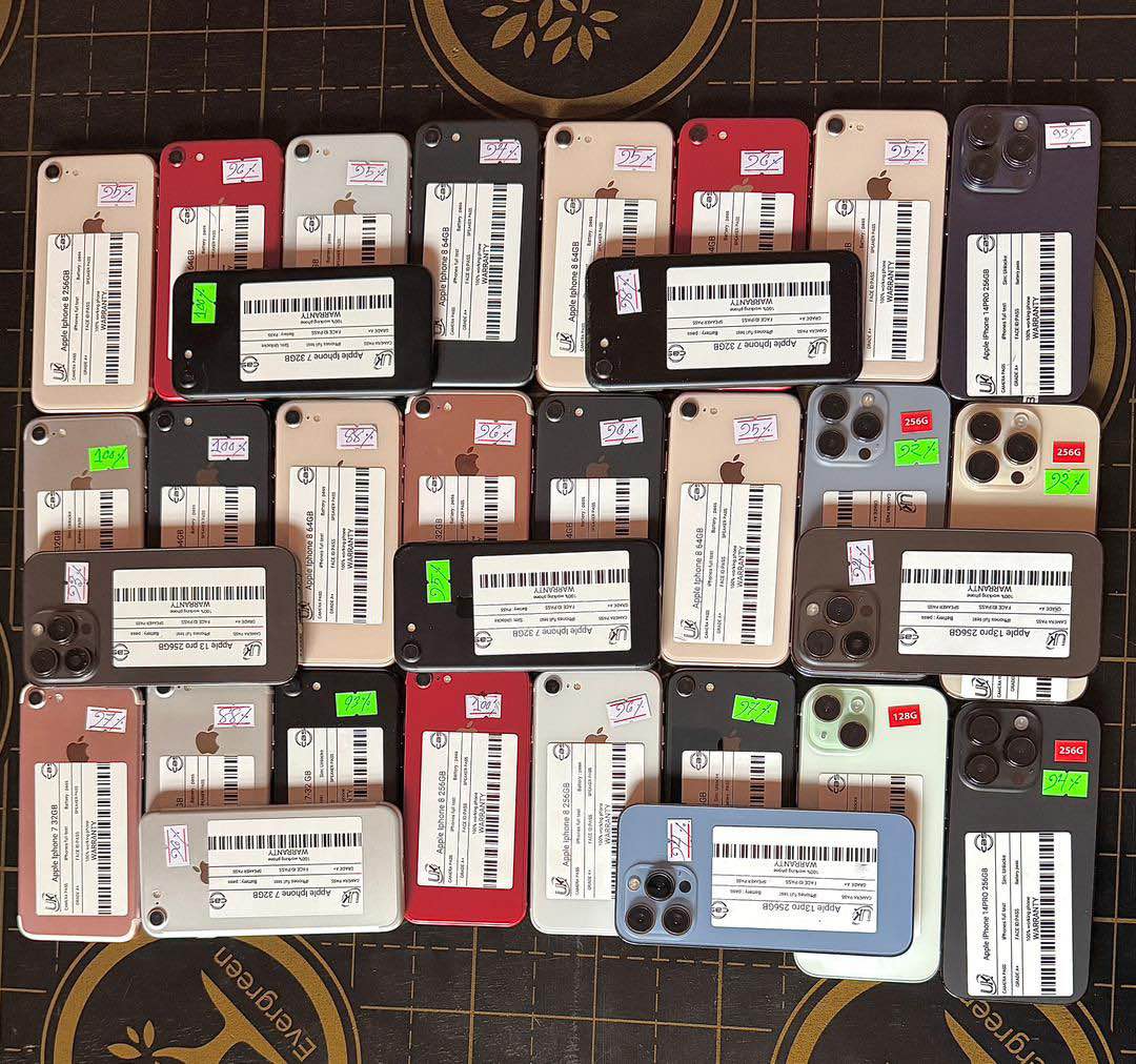 A picture of NEW UK USED IPHONES