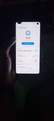 A picture of Sumsung galaxy s10