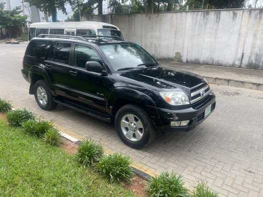 A picture of TOKUNBO STANDARD TOYOTA 4RUNNER LIMITED 2005MODEL REGISTERD Location IKOYI OBALENDE