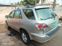 A picture of 2001 RX 300