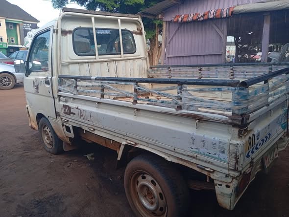 A picture of 2015 Shuttle truck 2015