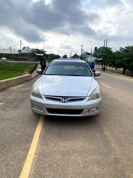 A picture of Honda Accord DC 2007