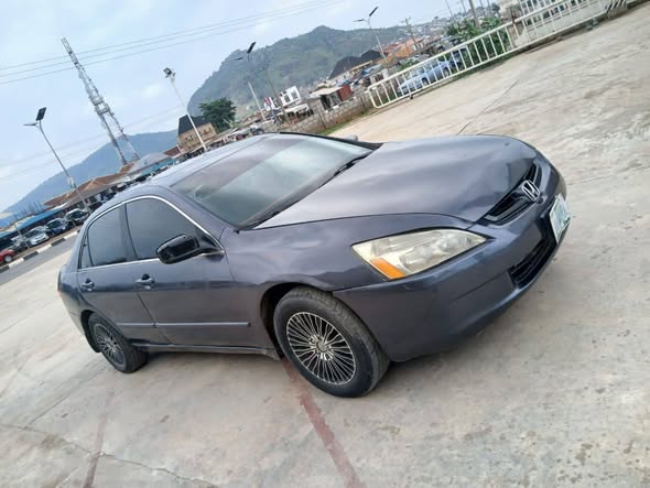 A picture of Honda Accord 2005 model